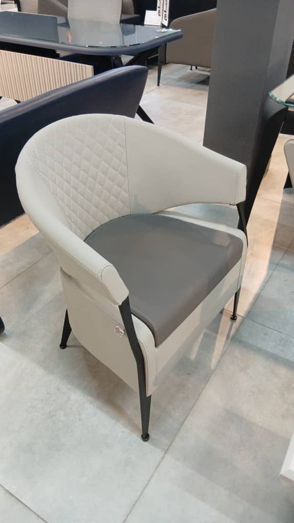 مبل تک نفره مدل الکا - پایه مشکی